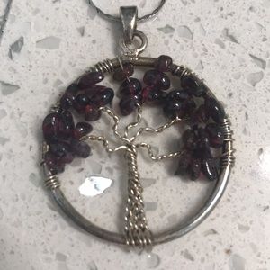 NWOT 18k necklace with (garnet?) round pendant